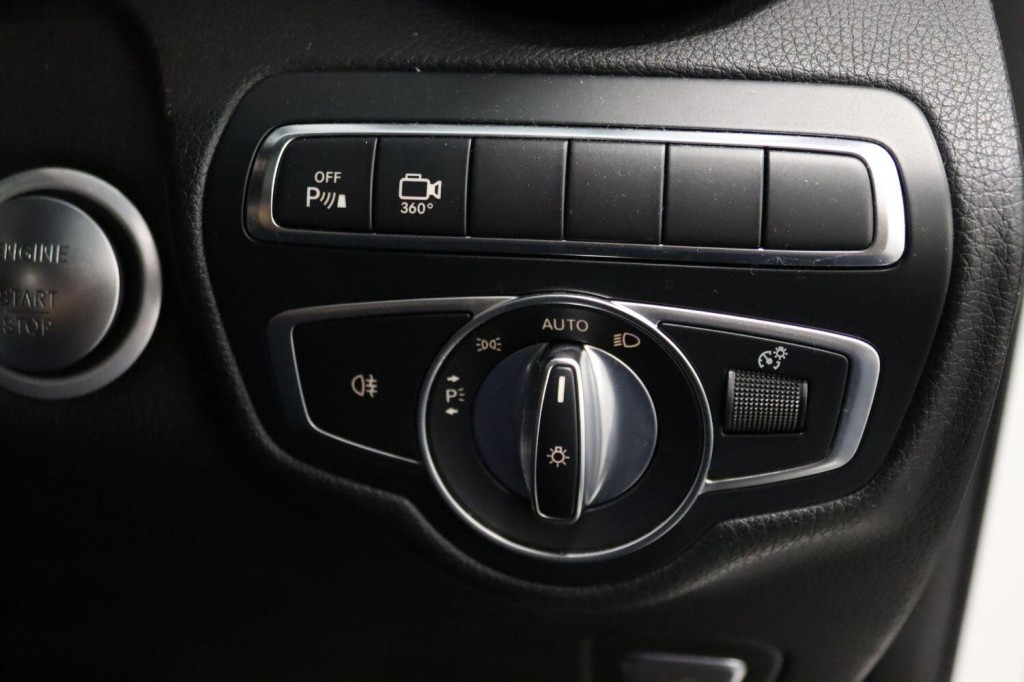 MERCEDES-BENZ GLC 2.1 GLC250d AMG Line 2017