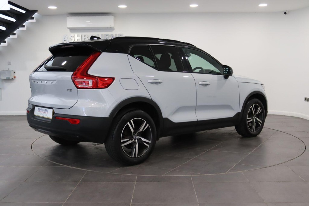 VOLVO XC40 1.5 R-Design T3 (163 hp) Auto 2021