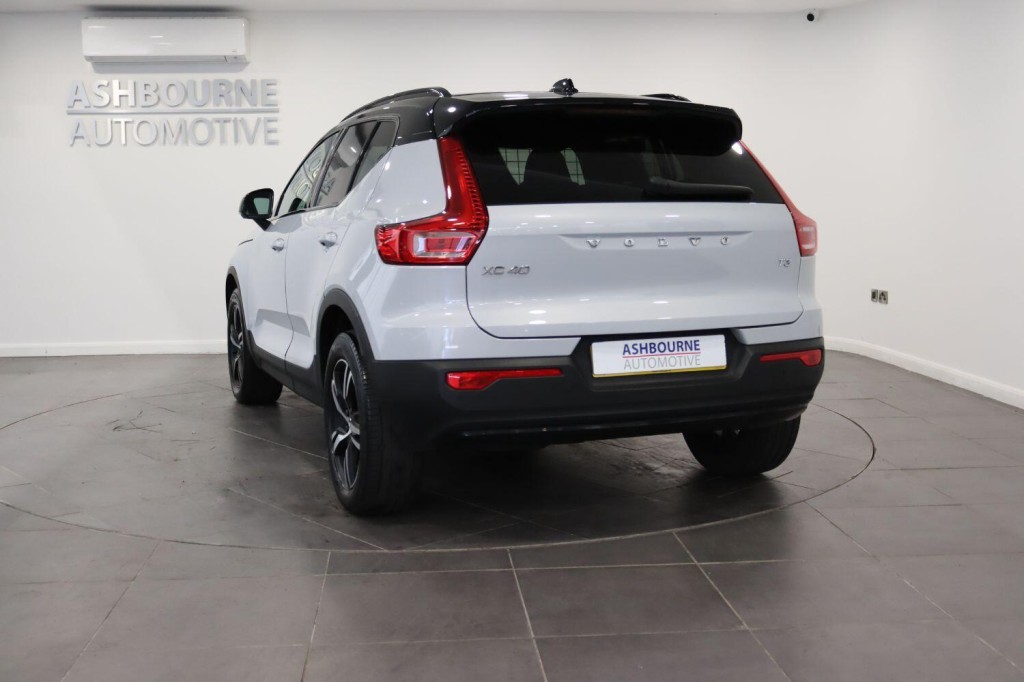 VOLVO XC40 1.5 R-Design T3 (163 hp) Auto 2021