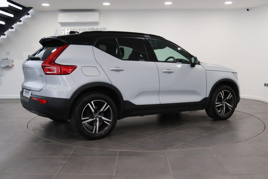 VOLVO XC40 1.5 R-Design T3 (163 hp) Auto 2021