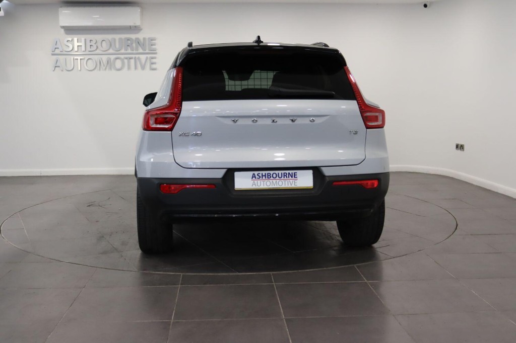 VOLVO XC40 1.5 R-Design T3 (163 hp) Auto 2021