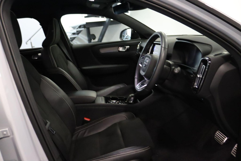 VOLVO XC40 1.5 R-Design T3 (163 hp) Auto 2021