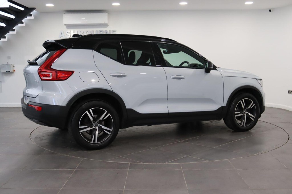 VOLVO XC40 1.5 R-Design T3 (163 hp) Auto 2021