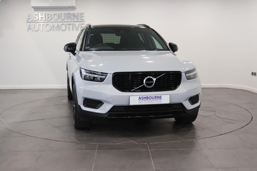 VOLVO XC40 1.5 R-Design T3 (163 hp) Auto 2021