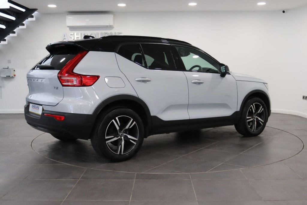 VOLVO XC40 1.5 R-Design T3 (163 hp) Auto 2021