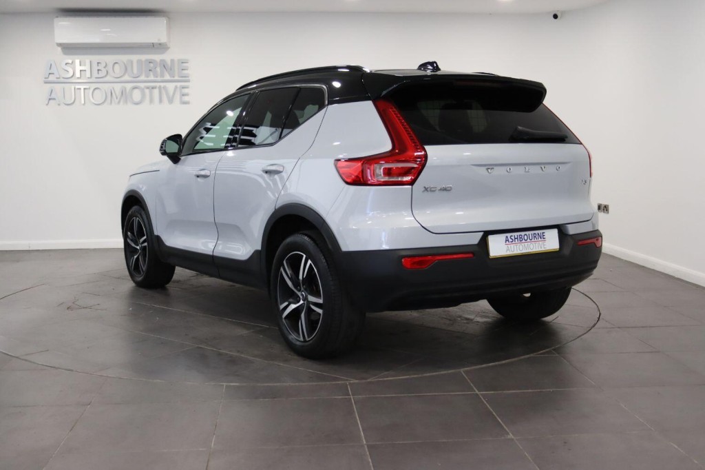 VOLVO XC40 1.5 R-Design T3 (163 hp) Auto 2021