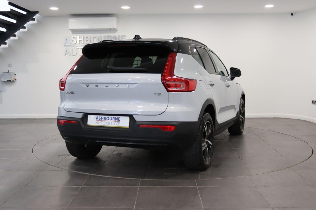 VOLVO XC40 1.5 R-Design T3 (163 hp) Auto 2021