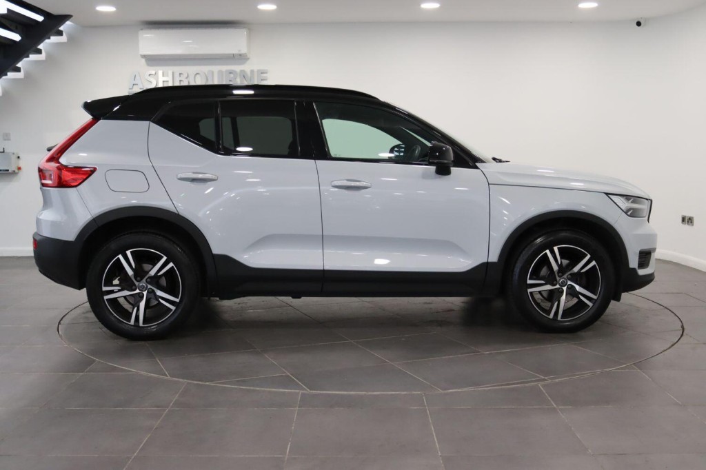 VOLVO XC40 1.5 R-Design T3 (163 hp) Auto 2021