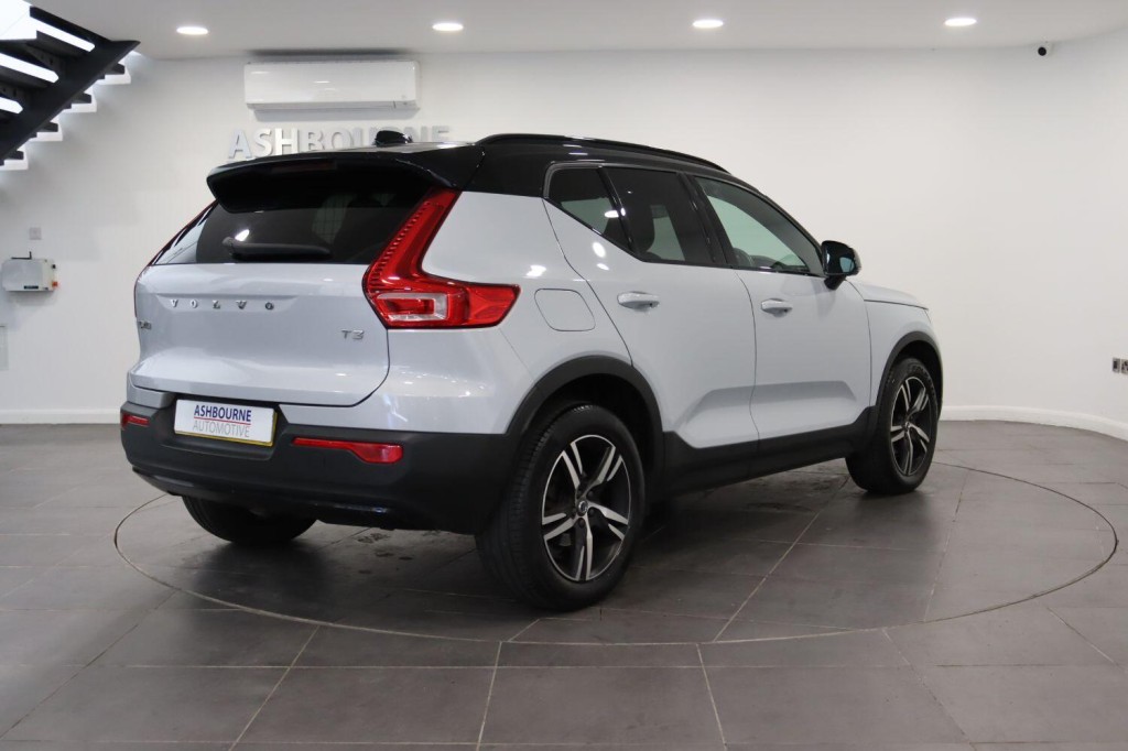VOLVO XC40 1.5 R-Design T3 (163 hp) Auto 2021