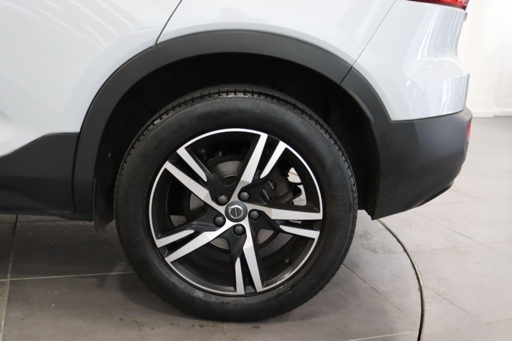 VOLVO XC40 1.5 R-Design T3 (163 hp) Auto 2021