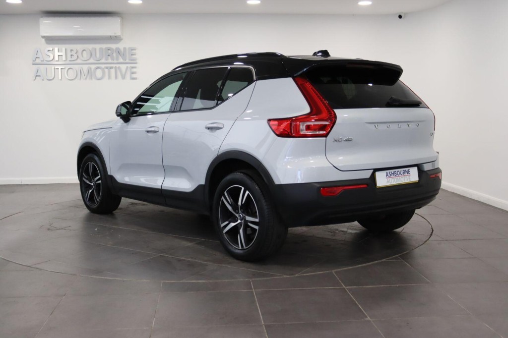 VOLVO XC40 1.5 R-Design T3 (163 hp) Auto 2021