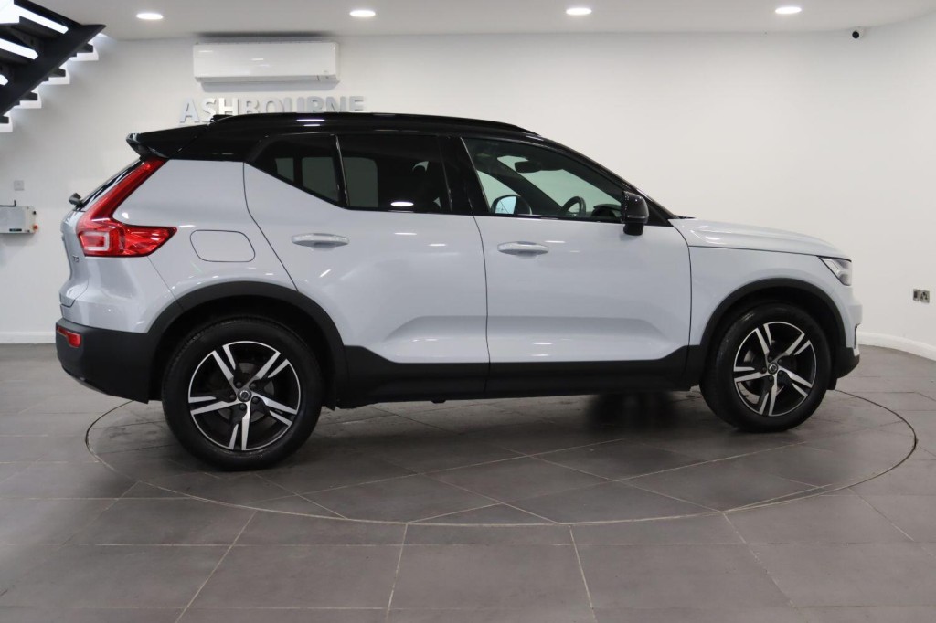 VOLVO XC40 1.5 R-Design T3 (163 hp) Auto 2021