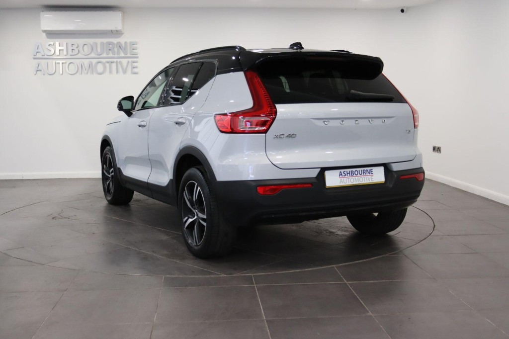 VOLVO XC40 1.5 R-Design T3 (163 hp) Auto 2021