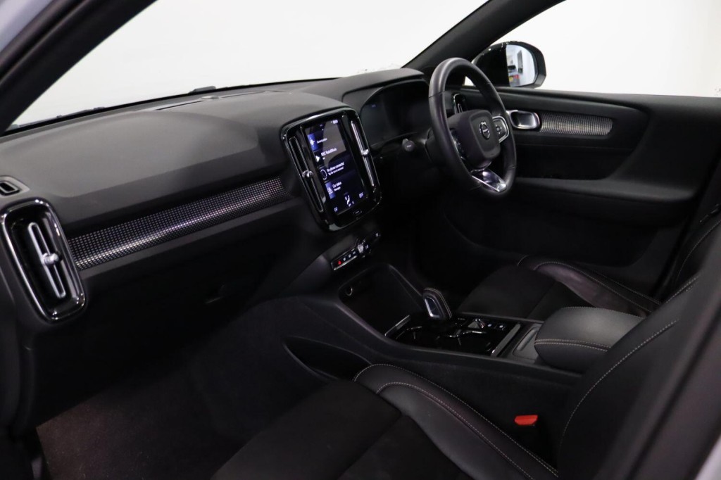 VOLVO XC40 1.5 R-Design T3 (163 hp) Auto 2021