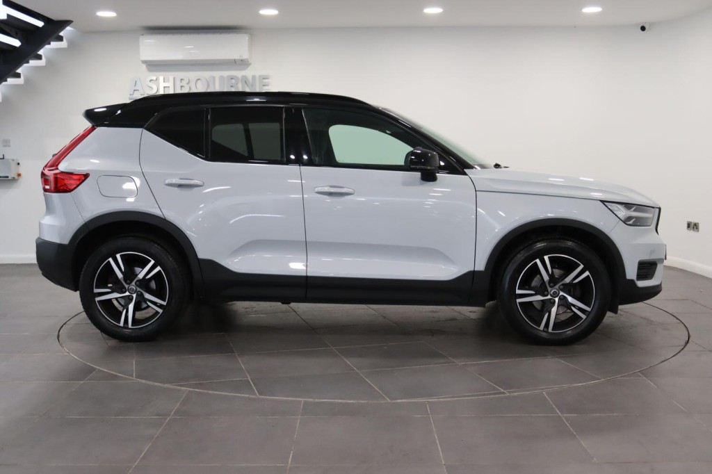 VOLVO XC40 1.5 R-Design T3 (163 hp) Auto 2021