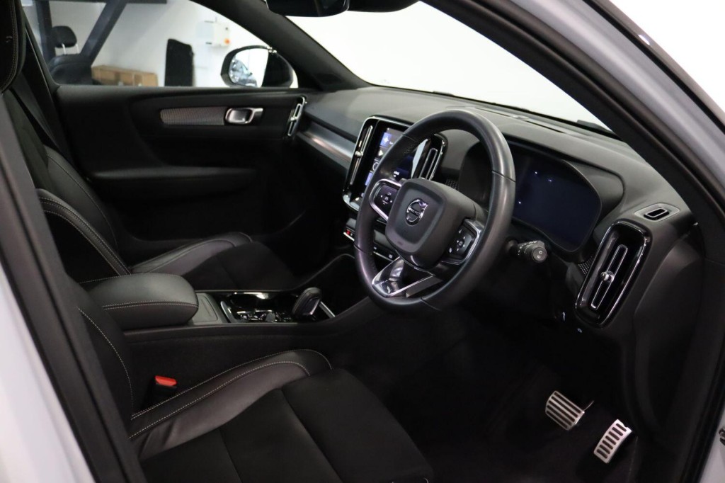 VOLVO XC40 1.5 R-Design T3 (163 hp) Auto 2021