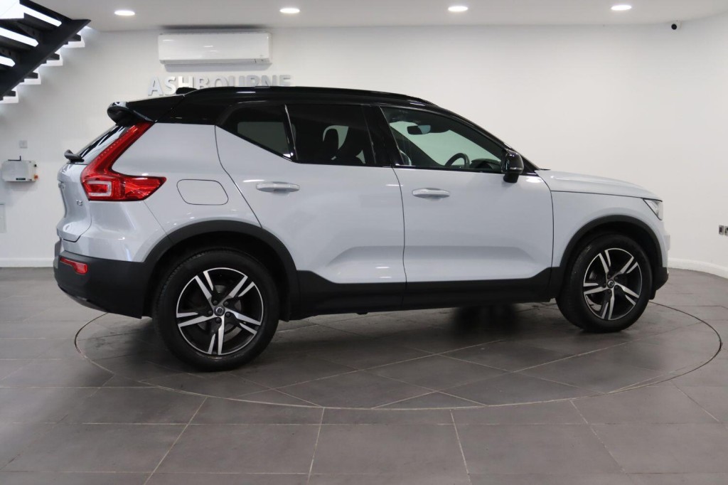VOLVO XC40 1.5 R-Design T3 (163 hp) Auto 2021