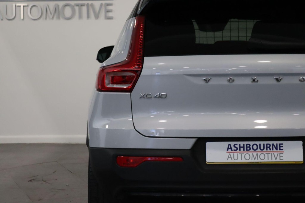 VOLVO XC40 1.5 R-Design T3 (163 hp) Auto 2021