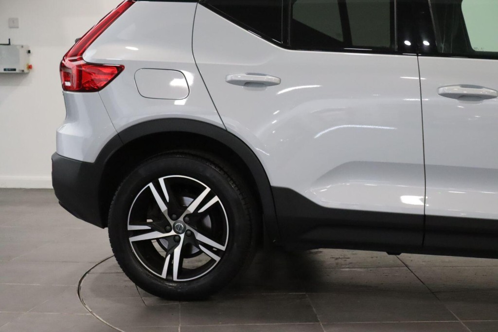 VOLVO XC40 1.5 R-Design T3 (163 hp) Auto 2021