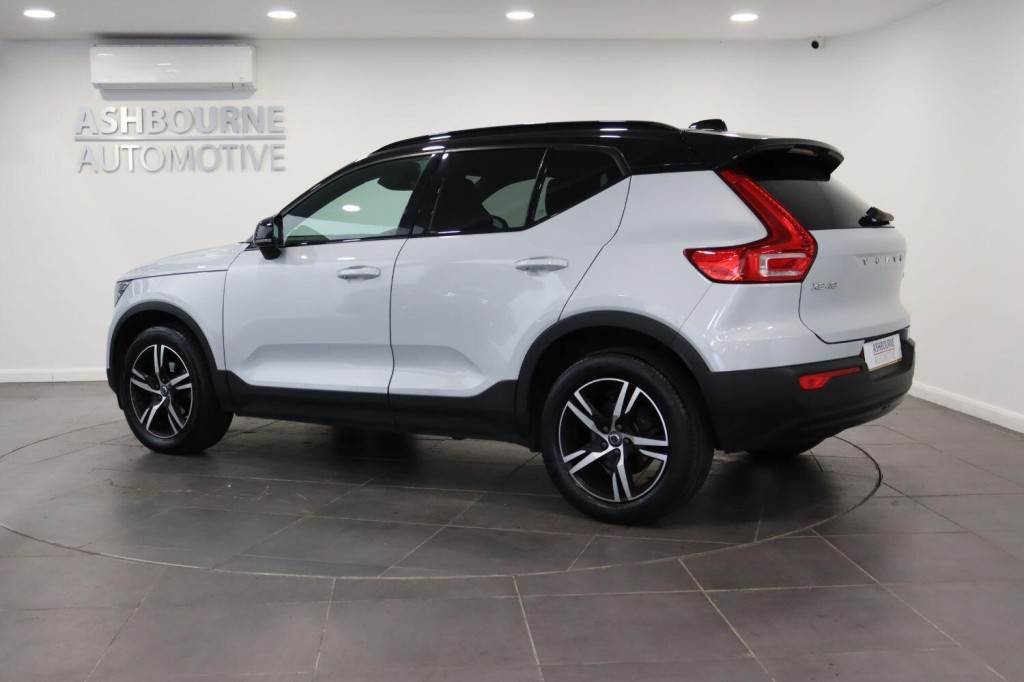 VOLVO XC40 1.5 R-Design T3 (163 hp) Auto 2021