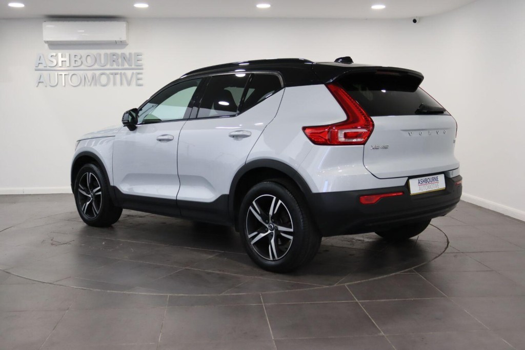 VOLVO XC40 1.5 R-Design T3 (163 hp) Auto 2021