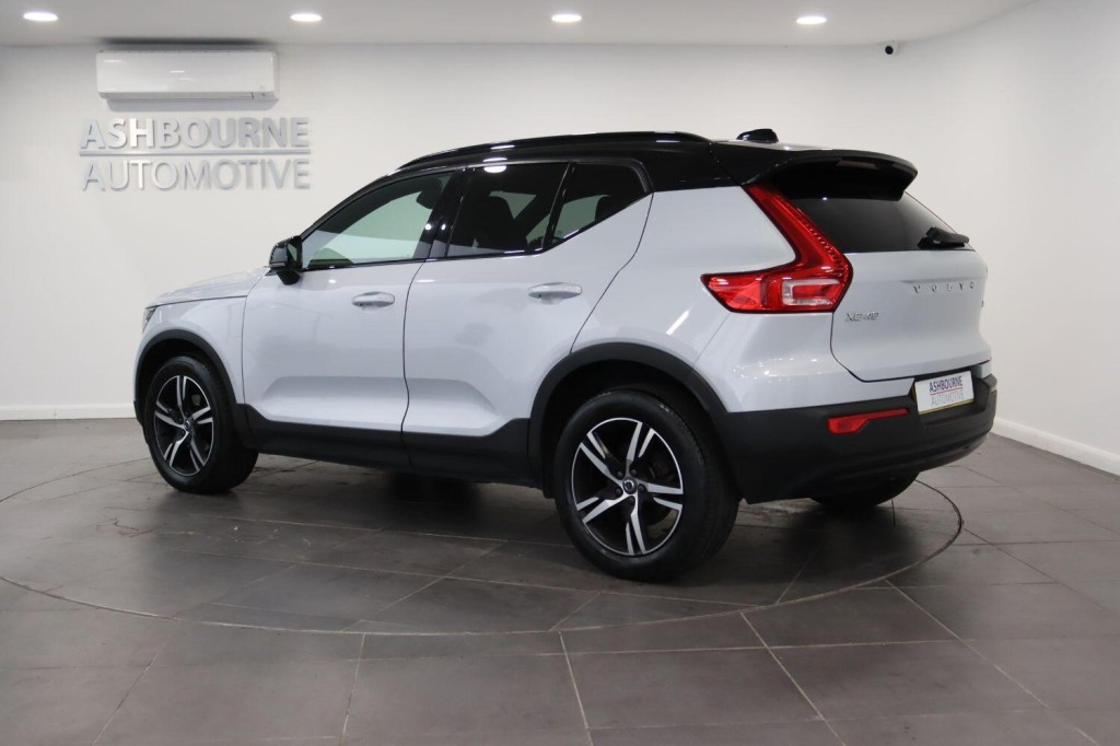 VOLVO XC40 1.5 R-Design T3 (163 hp) Auto 2021