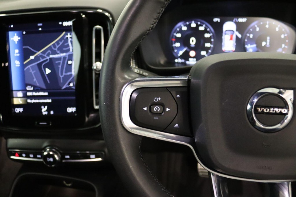 VOLVO XC40 1.5 R-Design T3 (163 hp) Auto 2021