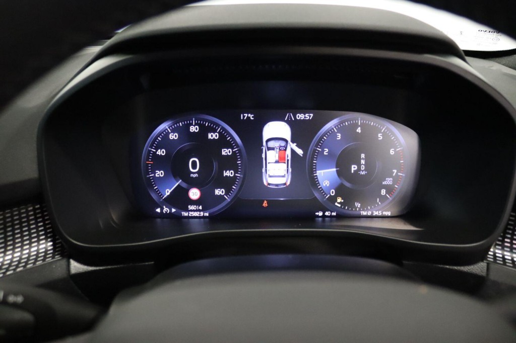 VOLVO XC40 1.5 R-Design T3 (163 hp) Auto 2021