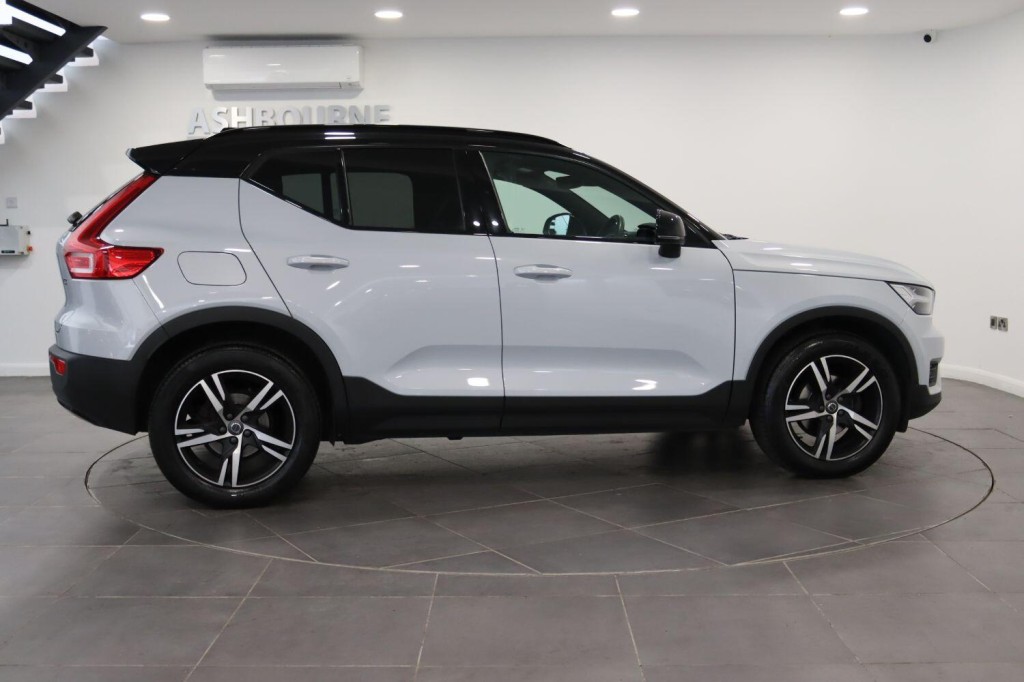 VOLVO XC40 1.5 R-Design T3 (163 hp) Auto 2021