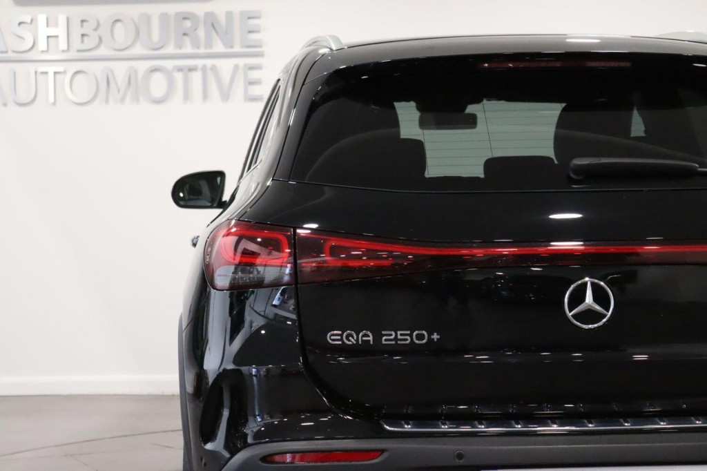 MERCEDES-BENZ EQA EQA 250+ 70.5kWh AMG Line 2022