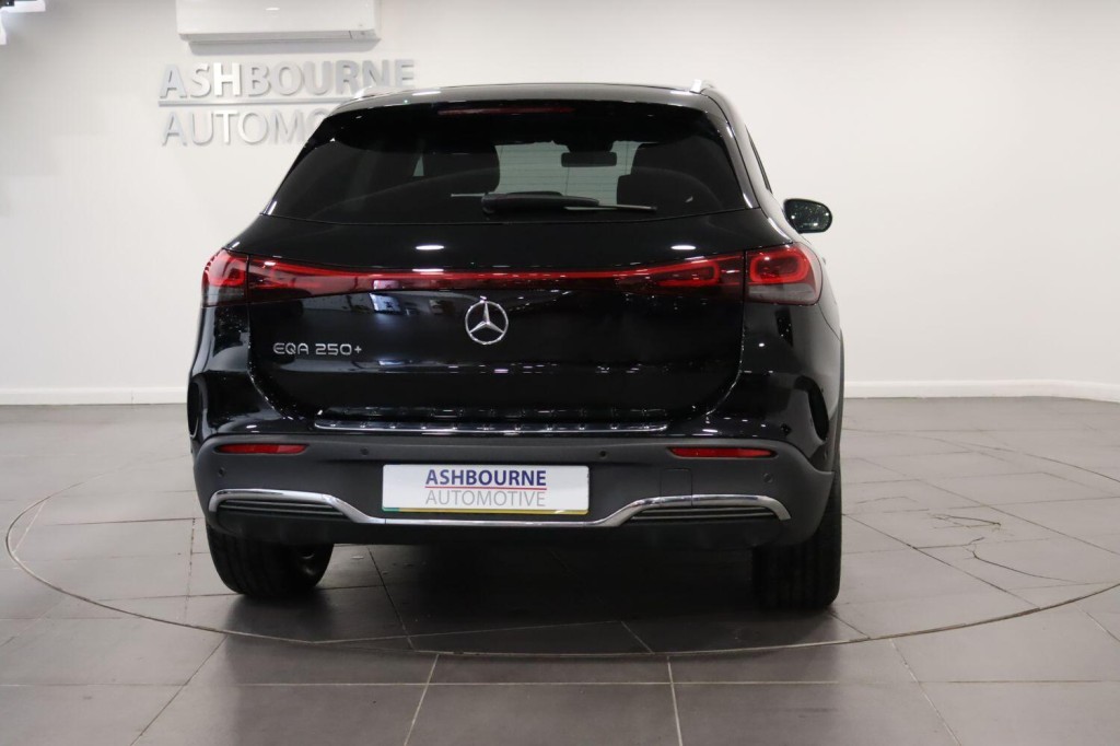 MERCEDES-BENZ EQA EQA 250+ 70.5kWh AMG Line 2022