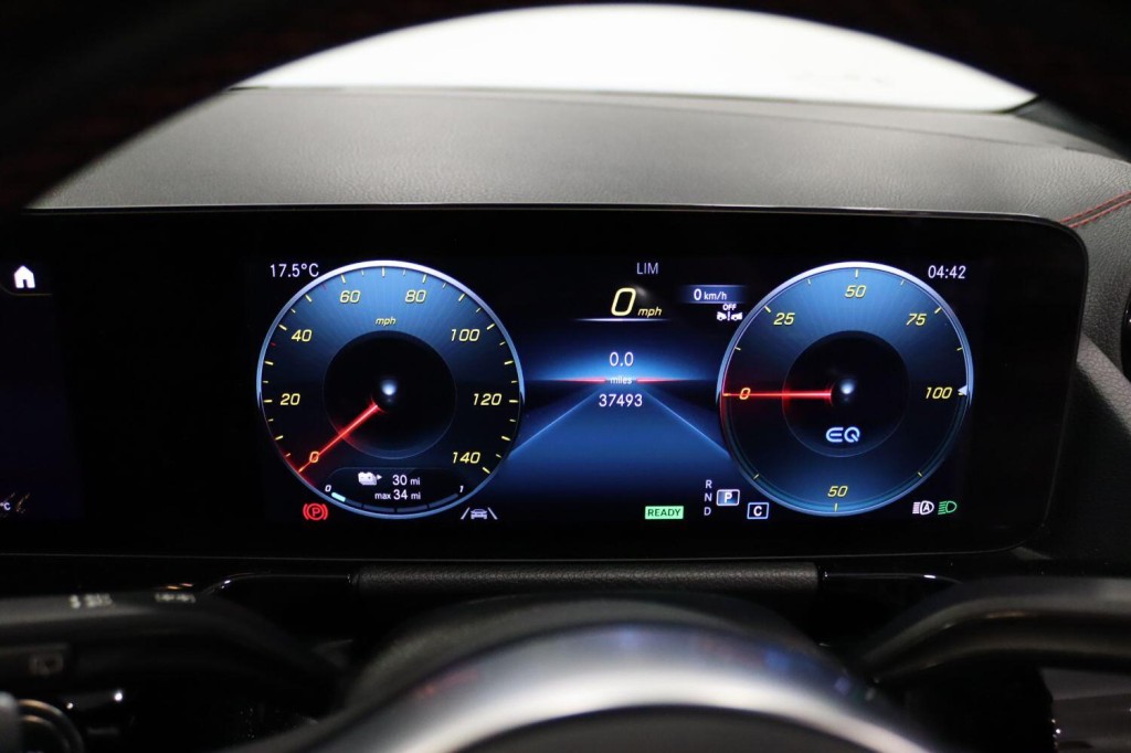 MERCEDES-BENZ EQA EQA 250+ 70.5kWh AMG Line 2022