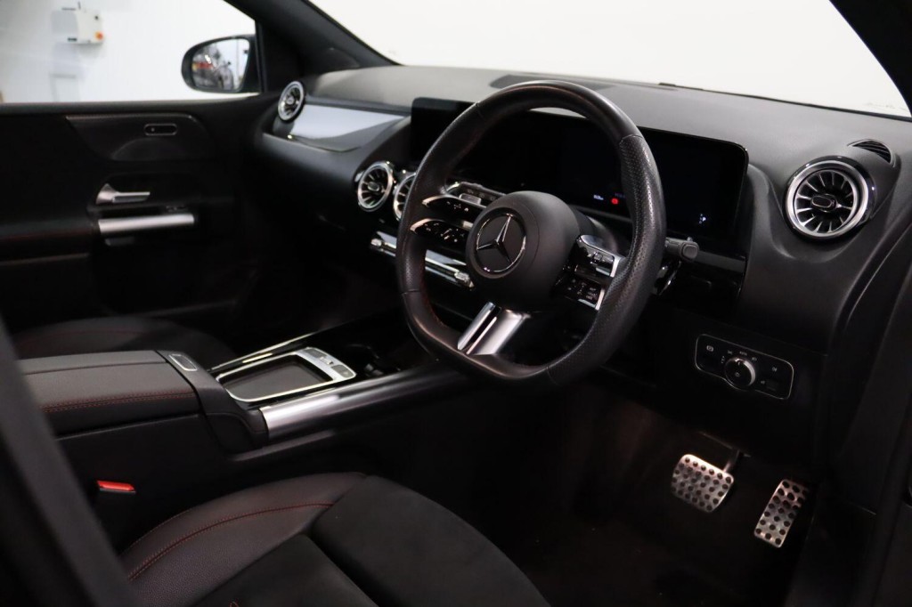 MERCEDES-BENZ B CLASS 2.0 B200d AMG Line 2023