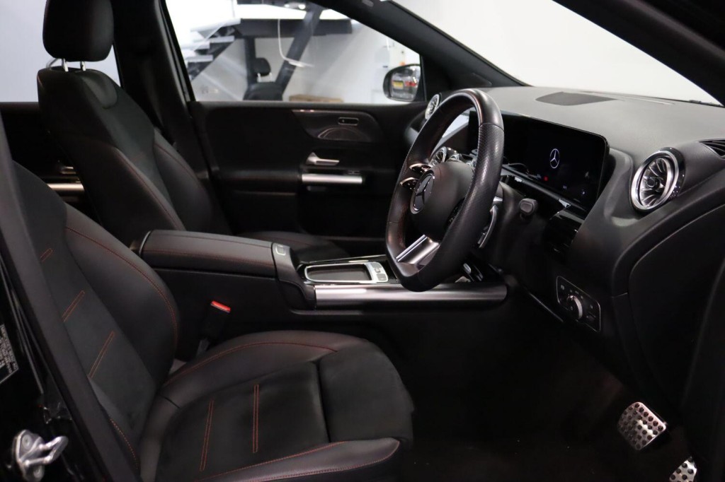 MERCEDES-BENZ B CLASS 2.0 B200d AMG Line 2023