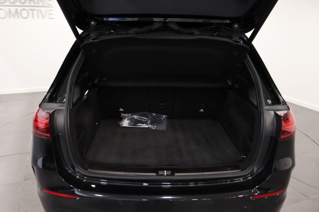 MERCEDES-BENZ B CLASS 2.0 B200d AMG Line 2023