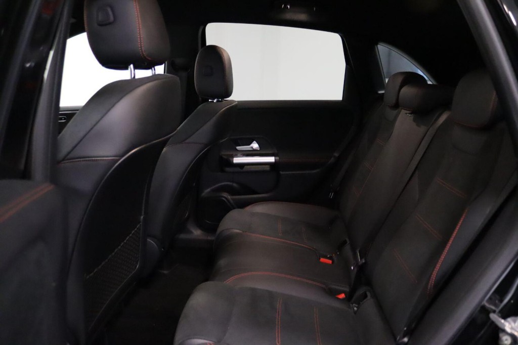 MERCEDES-BENZ B CLASS 2.0 B200d AMG Line 2023