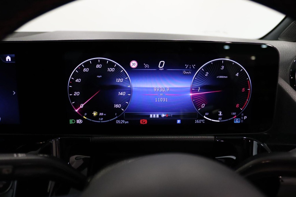 MERCEDES-BENZ B CLASS 2.0 B200d AMG Line 2023