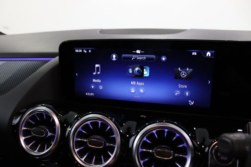 MERCEDES-BENZ B CLASS 2.0 B200d AMG Line 2023