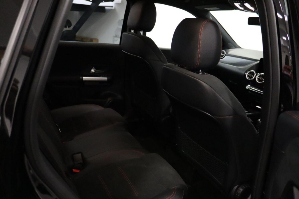 MERCEDES-BENZ B CLASS 2.0 B200d AMG Line 2023