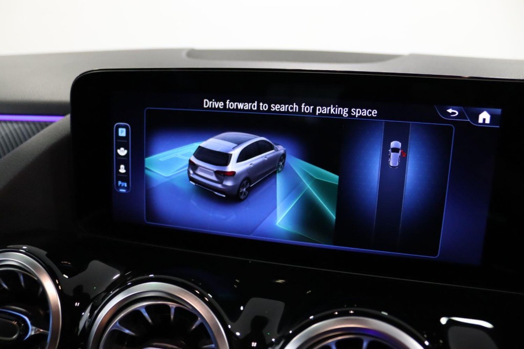 MERCEDES-BENZ B CLASS 2.0 B200d AMG Line 2023