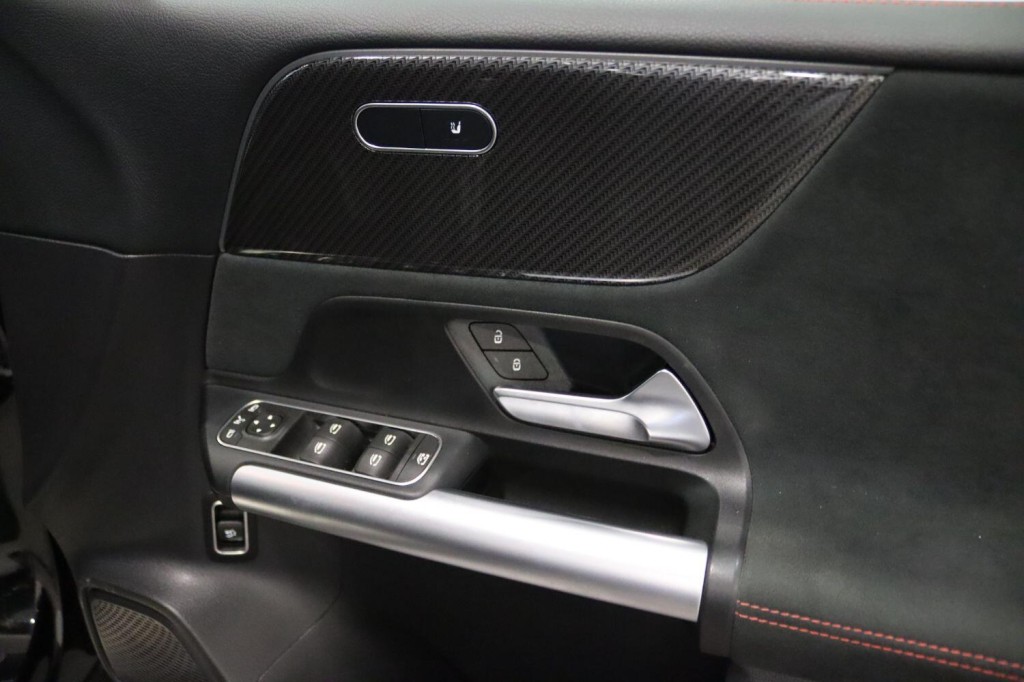 MERCEDES-BENZ B CLASS 2.0 B200d AMG Line 2023