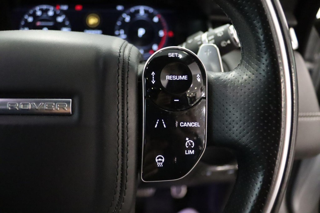 LAND ROVER RANGE ROVER VELAR 2.0 D240 R-Dynamic HSE 2018