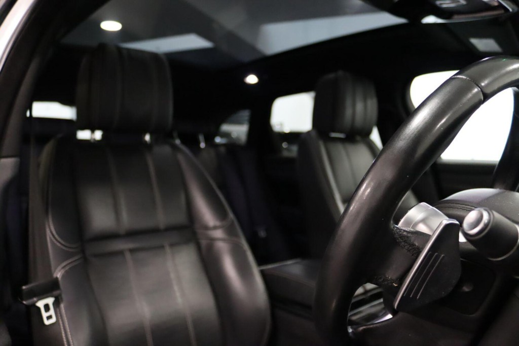 LAND ROVER RANGE ROVER VELAR 2.0 D240 R-Dynamic HSE 2018