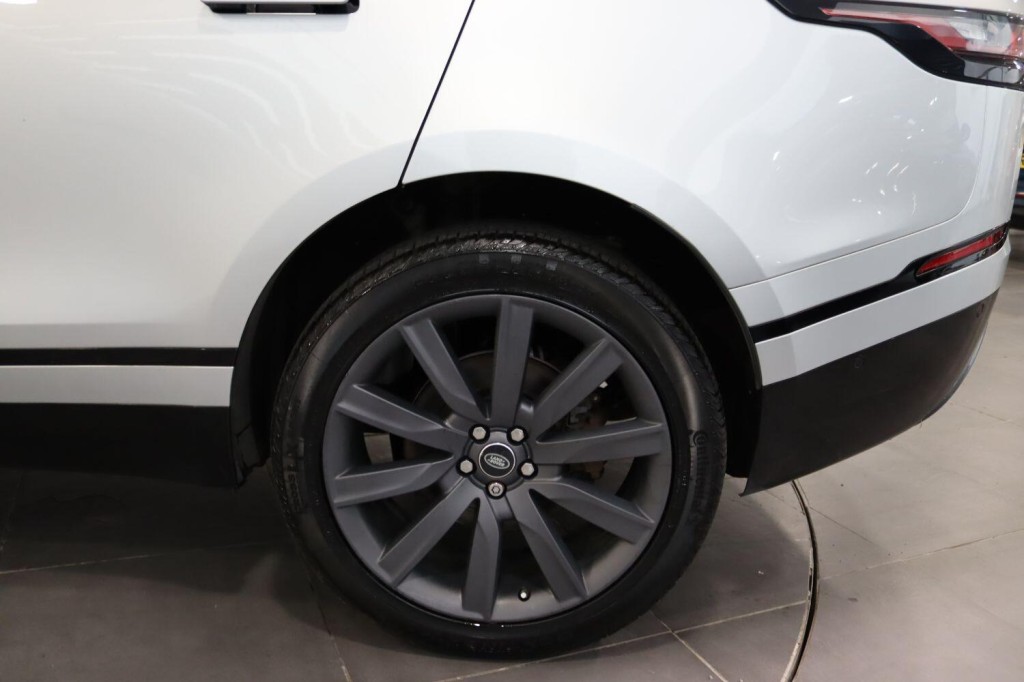 LAND ROVER RANGE ROVER VELAR 2.0 D240 R-Dynamic HSE 2018