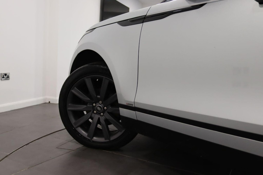 LAND ROVER RANGE ROVER VELAR 2.0 D240 R-Dynamic HSE 2018