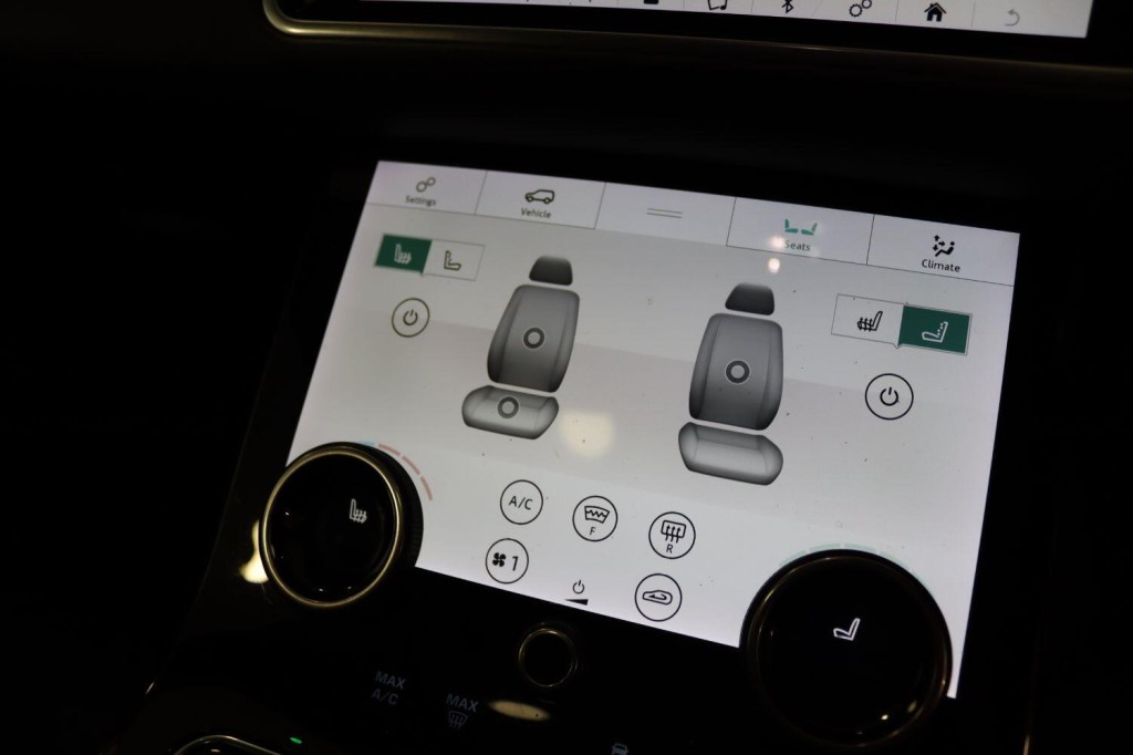 LAND ROVER RANGE ROVER VELAR 2.0 D240 R-Dynamic HSE 2018