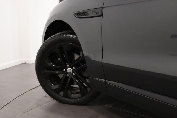 View JAGUAR F-PACE 2.0 P250i R-Dynamic HSE Black