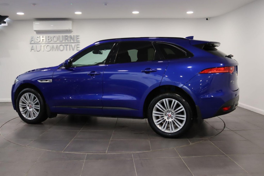 JAGUAR F-PACE 2.0 D240 R-Sport 2018