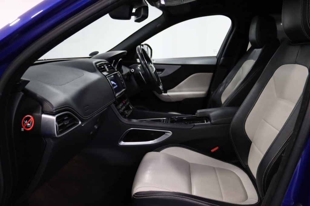 JAGUAR F-PACE 2.0 D240 R-Sport 2018