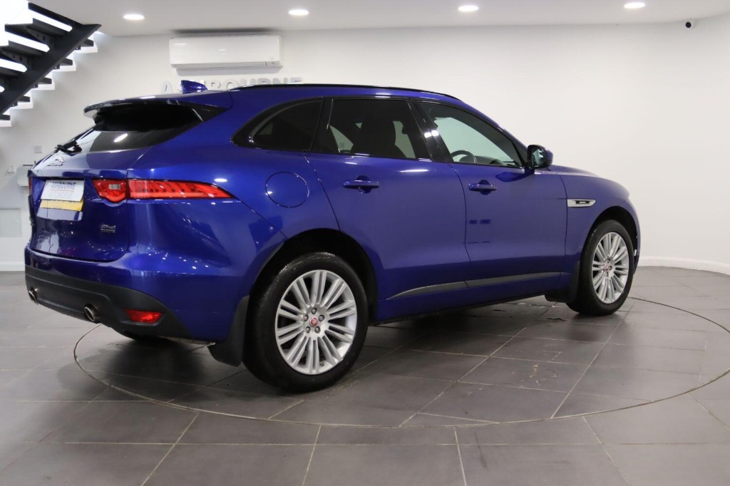 JAGUAR F-PACE 2.0 D240 R-Sport 2018